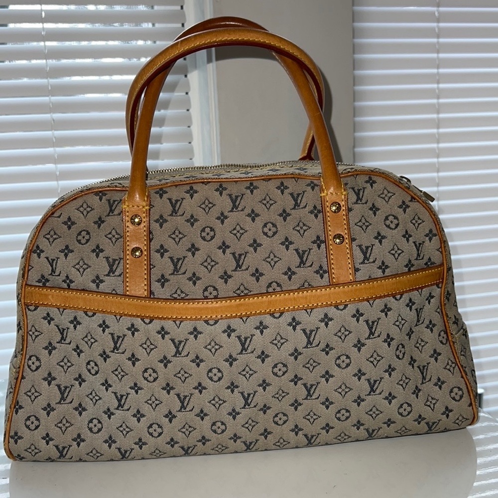 Louis Vuitton Purse